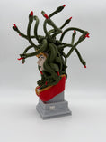 Bild in Galerie-Betrachter laden, Einzigartige 3D-gedruckte Medusa-Skulptur mit beweglichen Schlangen