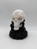 Bild in Galerie-Betrachter laden, The Weeping Curse Skull Totenkopf Der weinende Fluch