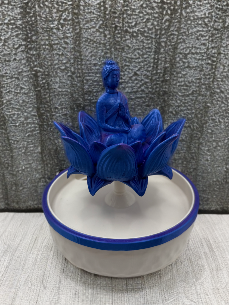 Buddha in Bloom Tischbrunnen – Einzigartiger 3D-gedruckter Wasserbrunnen für Zuhause