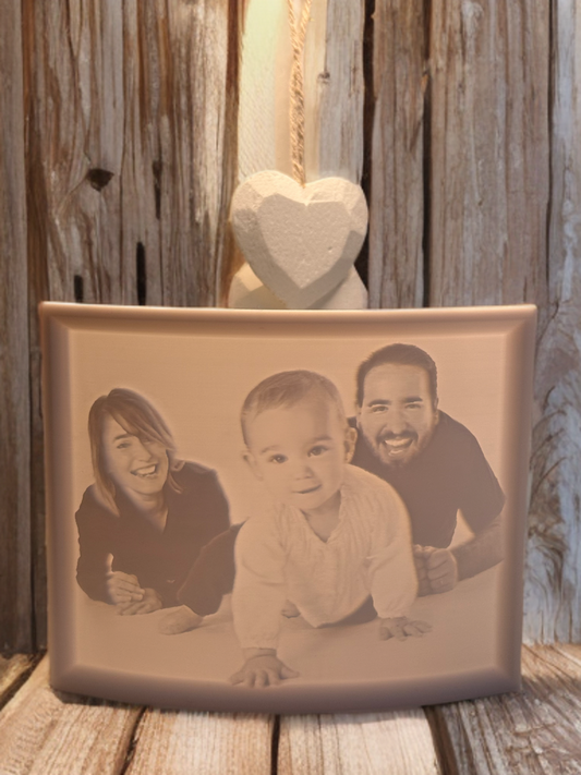Gebogenes Nachtlicht Lithophane – Persönliches Bild in sanftem Licht