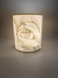 Bild in Galerie-Betrachter laden, Individueller Lithophane Lampenschirm nach Maß – Perfekt für Ihre Lampe
