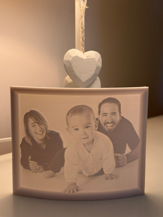 Gebogenes Nachtlicht Lithophane – Persönliches Bild in sanftem Licht