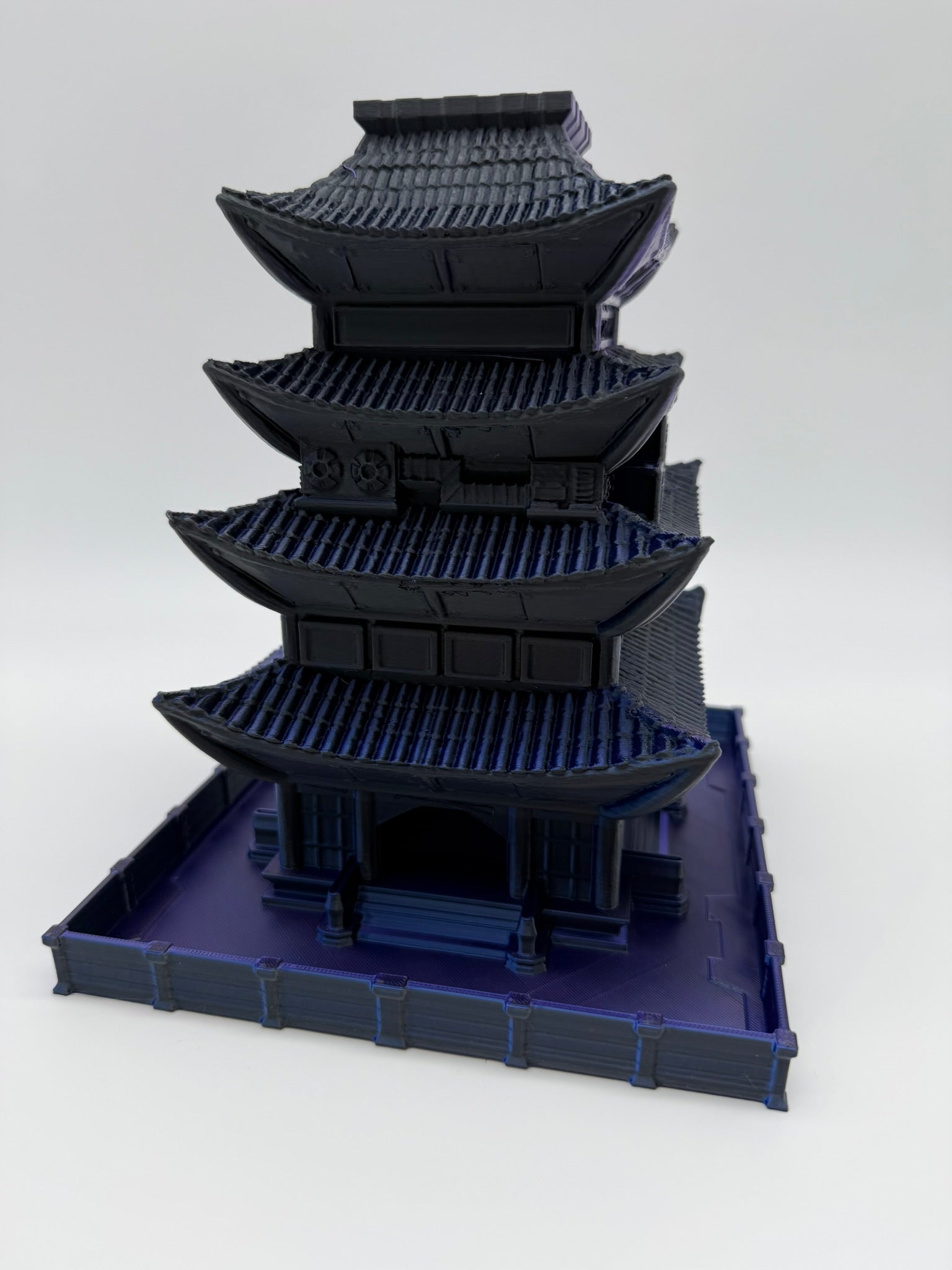 Dystopischer Asia Dice Tower