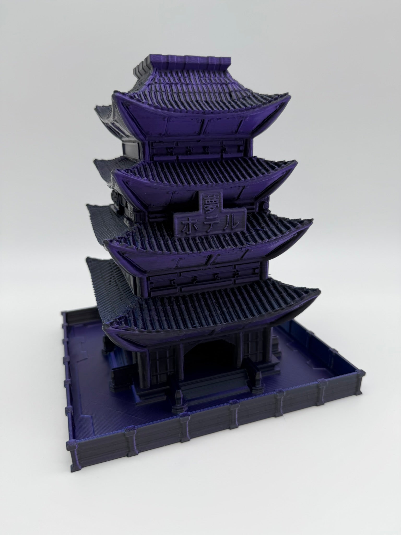 Dystopischer Asia Dice Tower